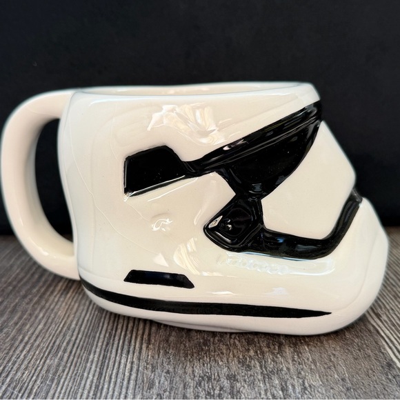 Stormtrooper Helmet Mug - Black and White - Picture 1 of 8